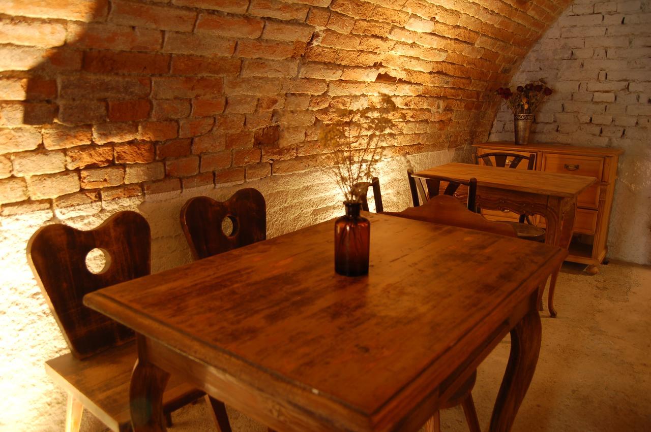 Guesthouse Slavia - apartmány s vinným sklípkem Mikulov Exterior foto