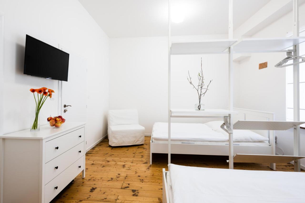 Guesthouse Slavia - apartmány s vinným sklípkem Mikulov Exterior foto