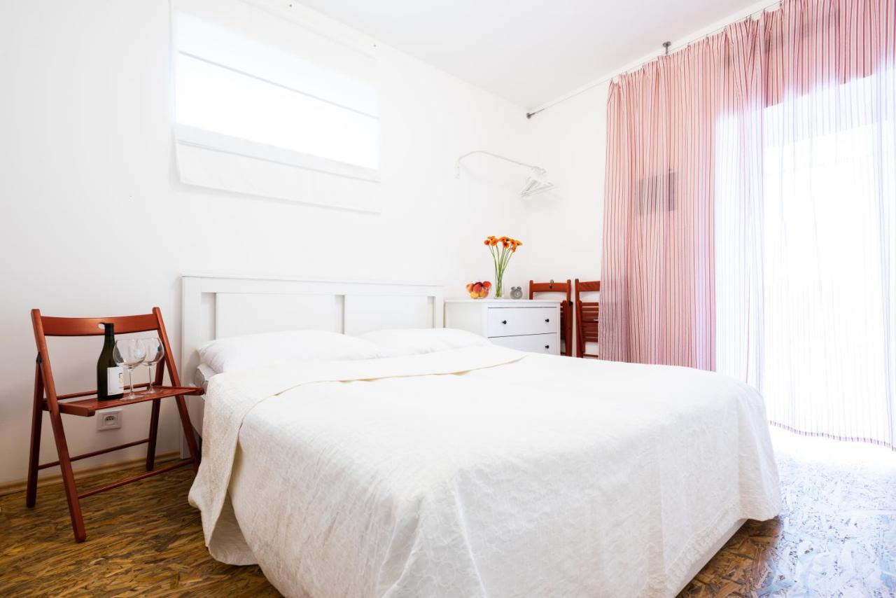 Guesthouse Slavia - apartmány s vinným sklípkem Mikulov Exterior foto