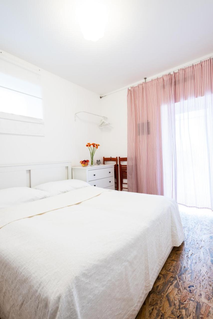 Guesthouse Slavia - apartmány s vinným sklípkem Mikulov Exterior foto