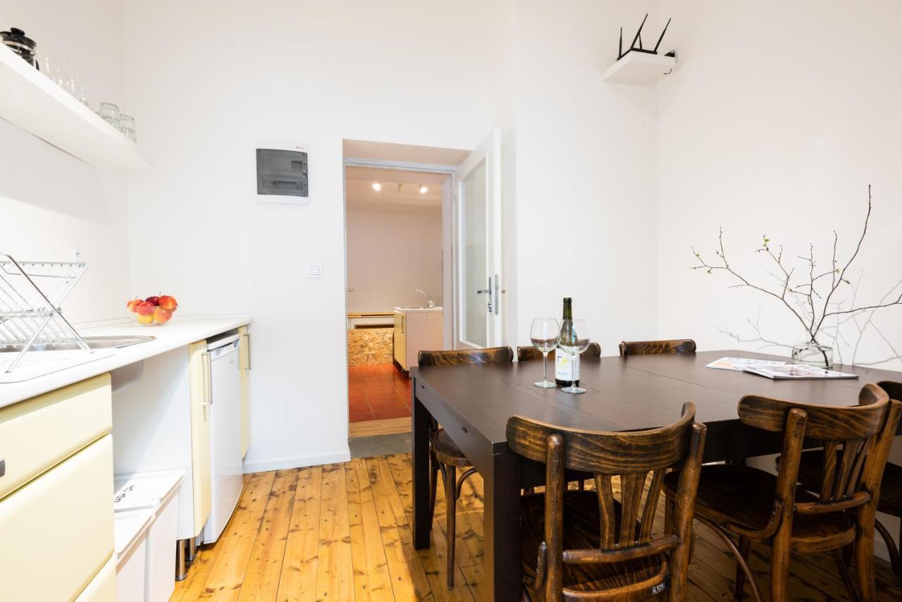 Guesthouse Slavia - apartmány s vinným sklípkem Mikulov Exterior foto